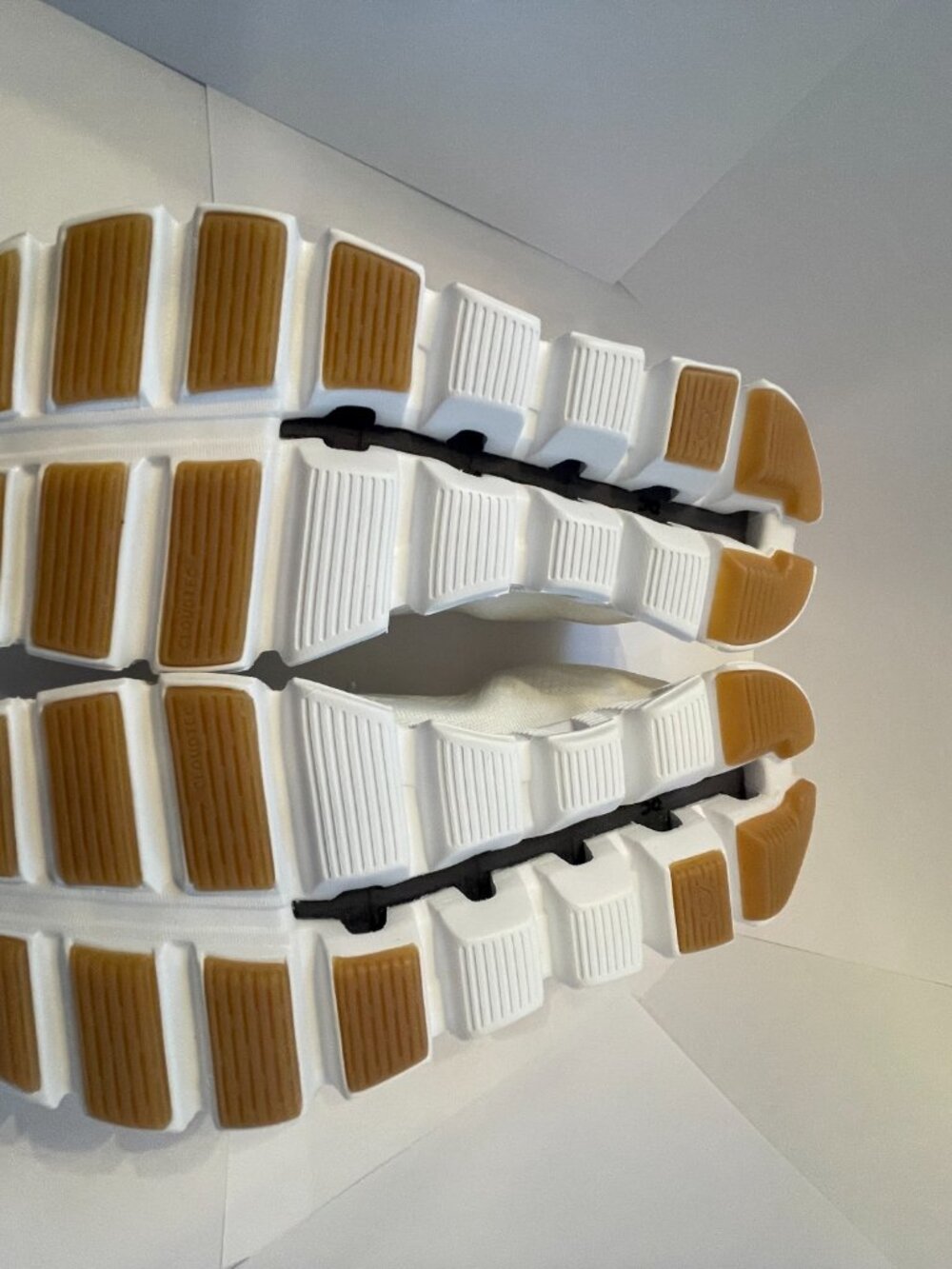 On Cloud 5 Coast Undyed-White | White Size 8 NWT Never Been Worn - Picture 6 of 11